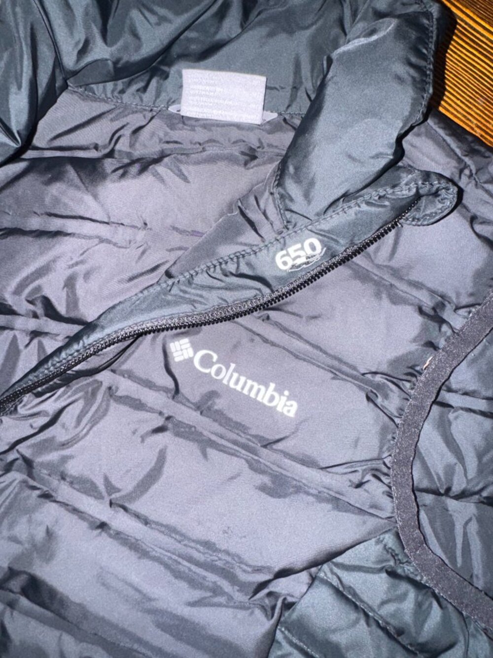 Columbia 650 TurboDown Puffer Vest Women's Size Medium Black Omni-Heat Used - Picture 3 of 3